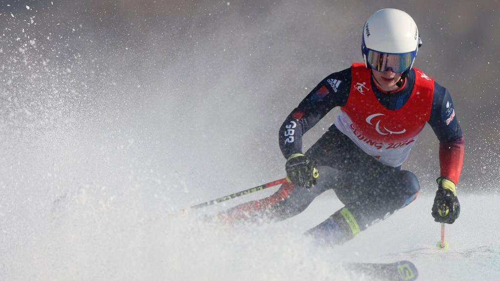 Neil Simpson skiing at the Beijing 2022 Paralympics