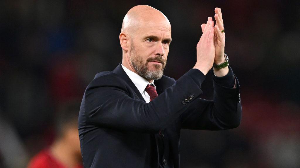 Erik ten Hag applauds fans