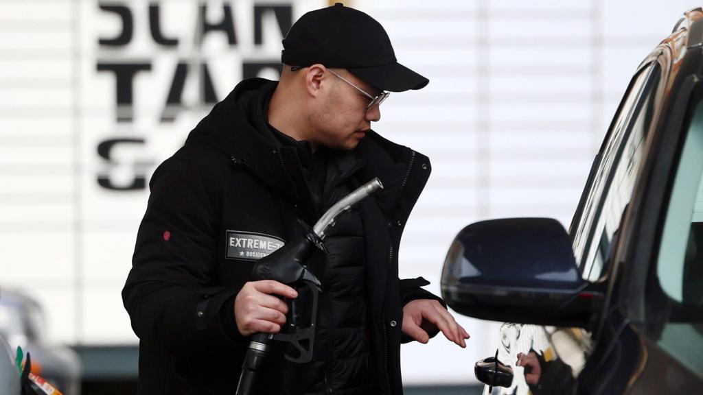 Petrol Fiyatları 115 Doları Aştı, İran Gerginliği Ortasında Asya Piyasaları Geriledi