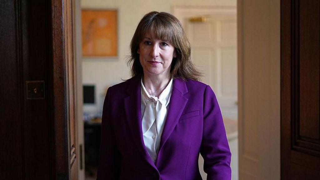 Reeves to Examine Support Measures for Household Heating Oil Bills