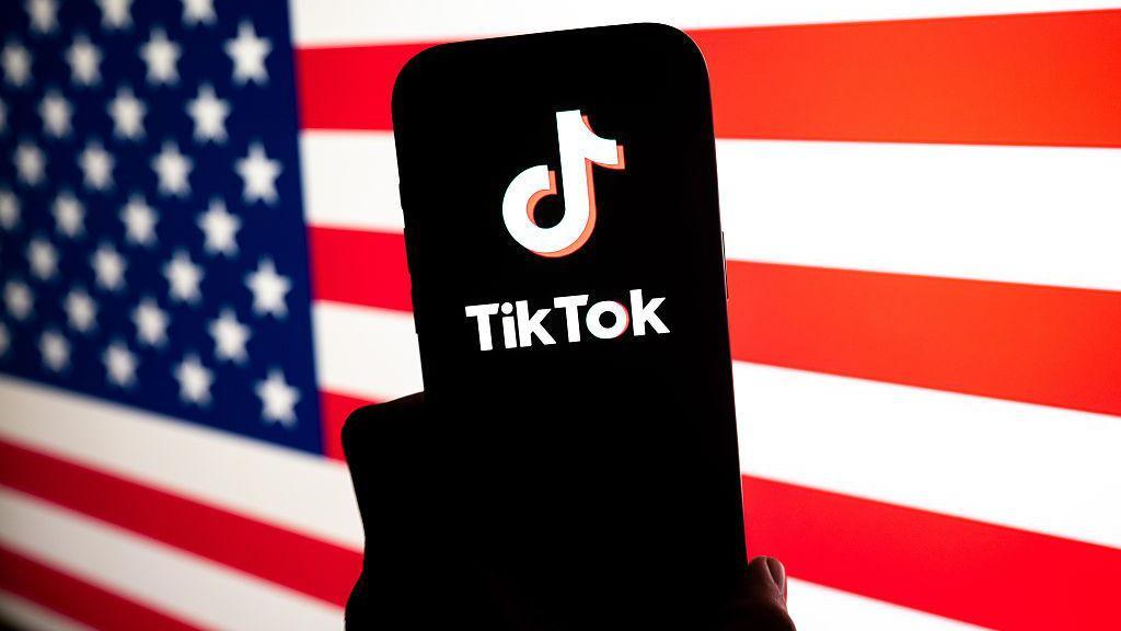 bbc.co.uk - TikTok closes deal with White House to split US app from global business