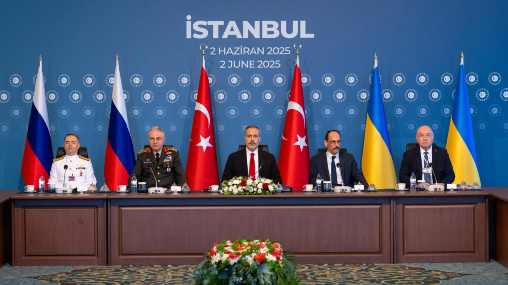 Ukraine live updates: Russia and Ukraine peace talks under way in Istanbul  after trading overnight attacks - BBC News