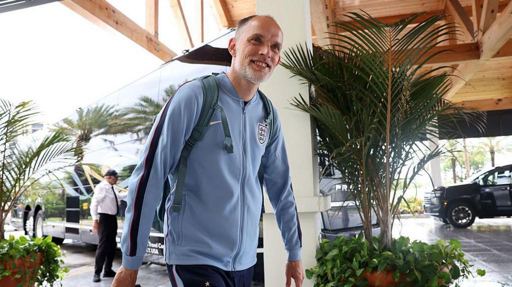 Thomas Tuchel arrives at the hotel