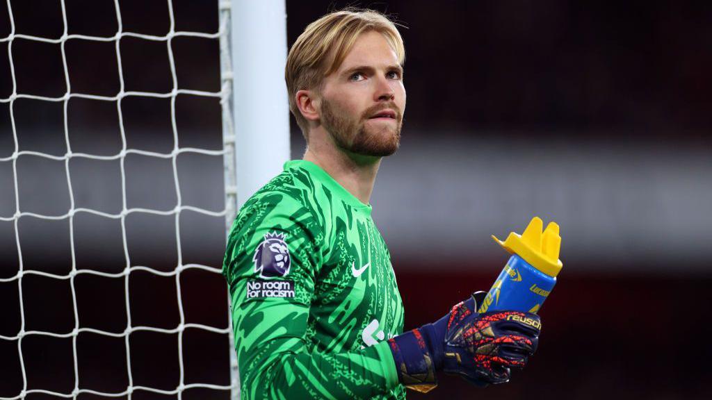 Caoimhin Kelleher of Liverpool during the Premier League match between Arsenal FC and Liverpool FC at Emirates Stadium on October 27, 2024