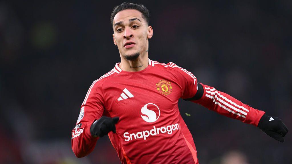 Antony playing for Manchester United