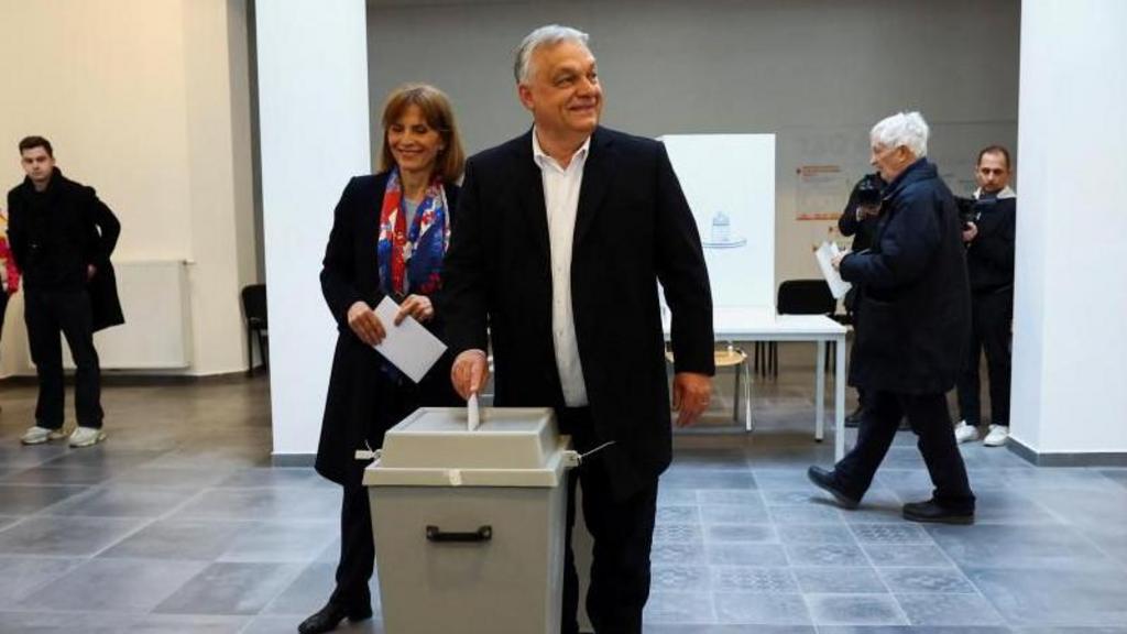 Viktor Orban casting his vote