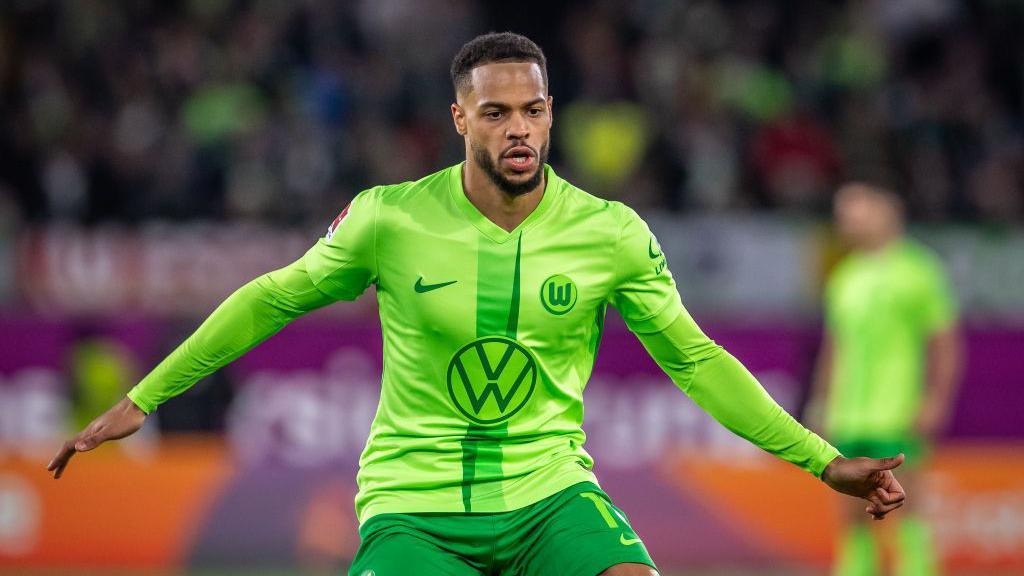 Lukas Nmecha playing for Wolfsburg