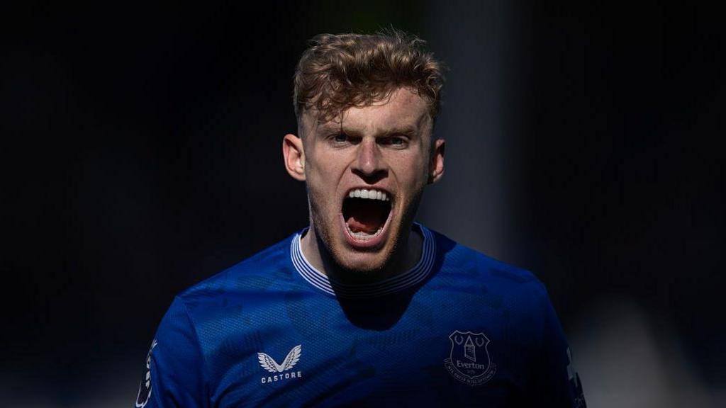 Branthwaite - Ngôi Sao Mới Nổi Thu Hút Sự Chú Ý Từ Các Ông Lớn Branthwaite – Ngôi Sao Mới Nổi Thu Hút Sự Chú Ý Từ Các Ông Lớn