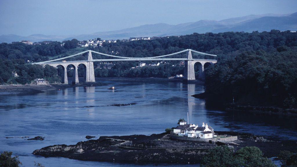Pont Menai
