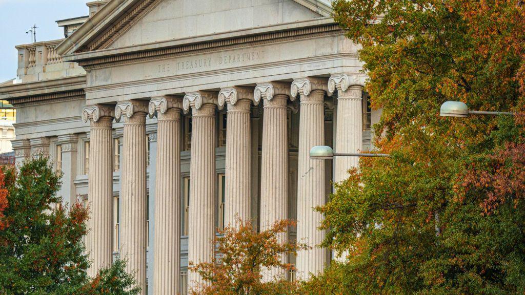 An image of the US Treasury building in Washington DC