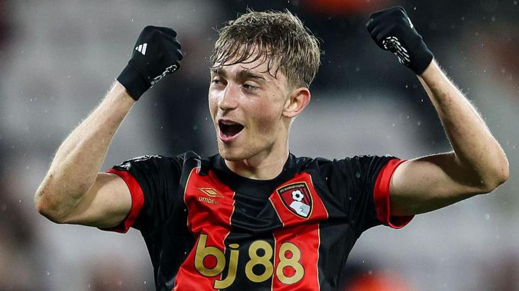 Four Premier League clubs eyeing Huijsen
