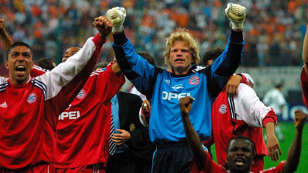 Oliver Kahn celebrates
