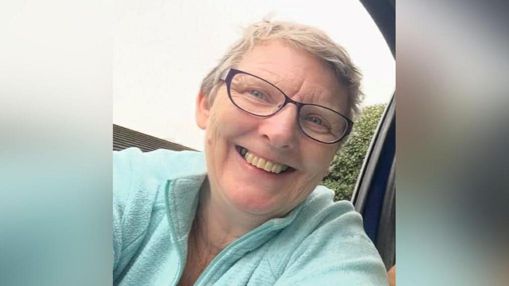 Gwenda James, Llandre