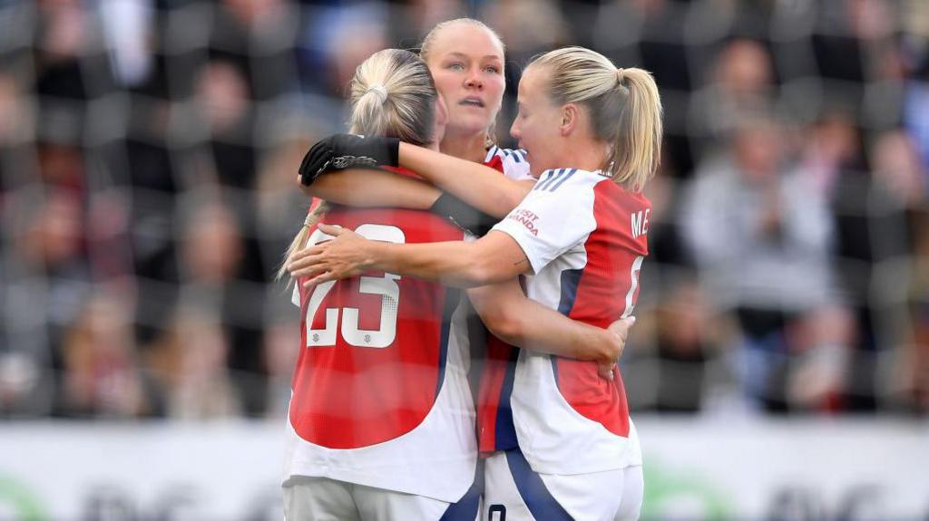 Frida Maanum celebrates with her Arsenal team-mates after scoring against Leicester