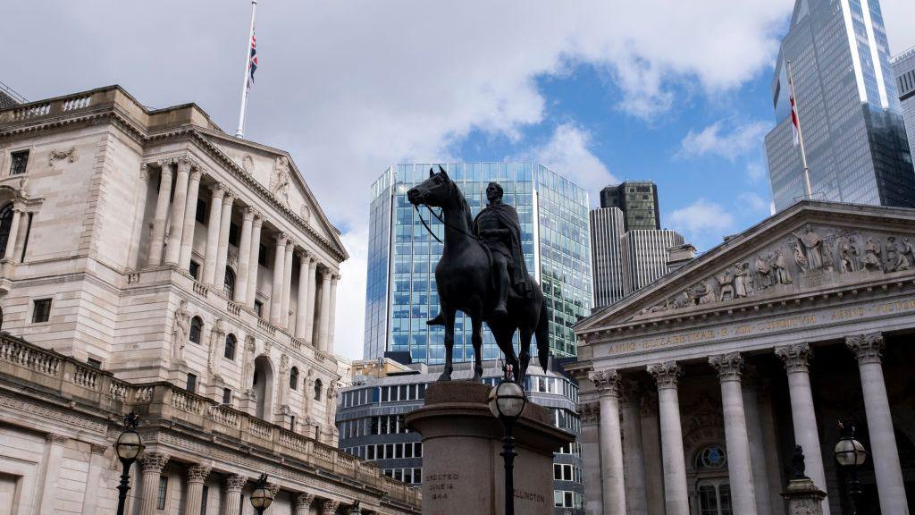 Interest rates: Bank of England cuts interest rates to 4.75%, in second  reduction this year - BBC News