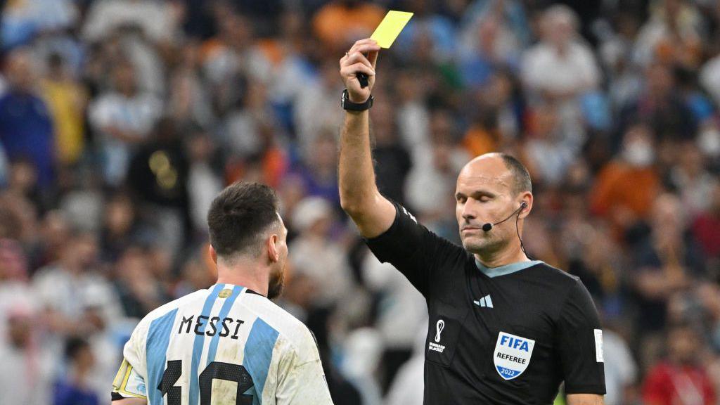 Messi getting yellow card