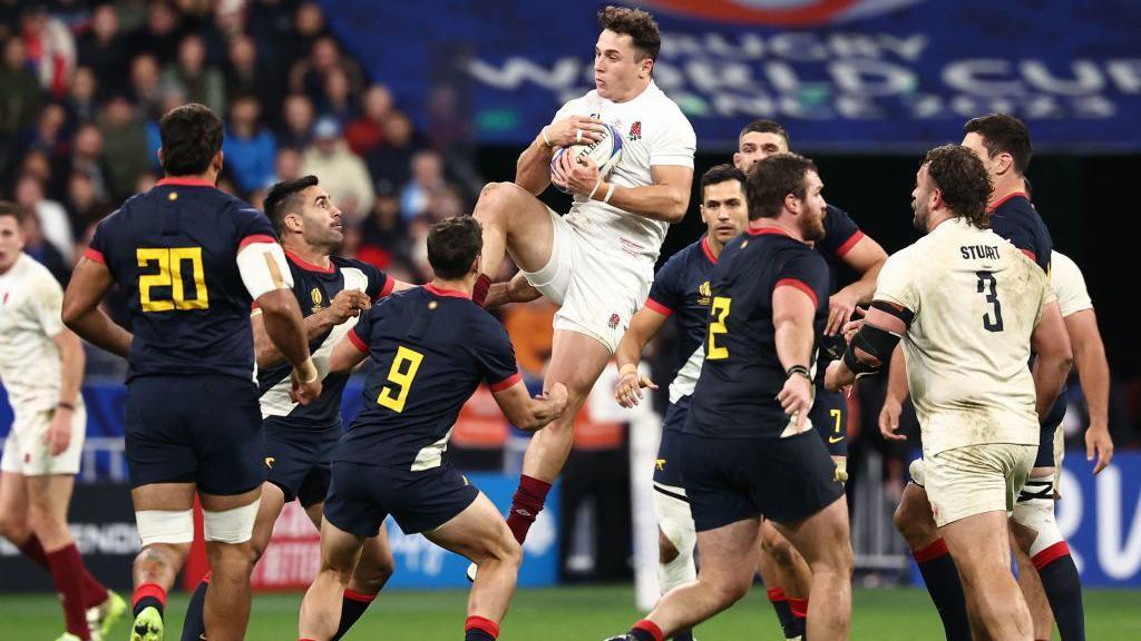Henry Arundell catches a high ball against Argentina