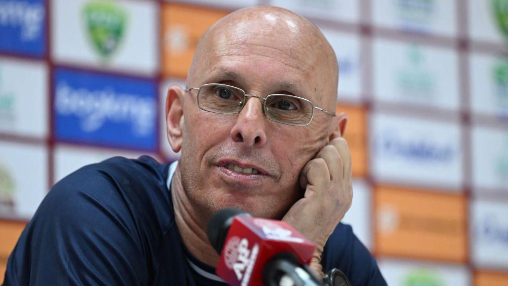 Stephen Constantine during a news conference while in charge of Pakistan