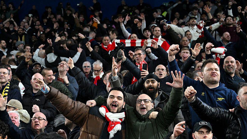 Arsenal fans celebrate victory
