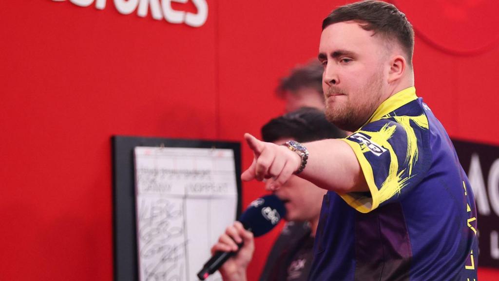 Littler Secures Consecutive UK Open Titles with Resilient Performance