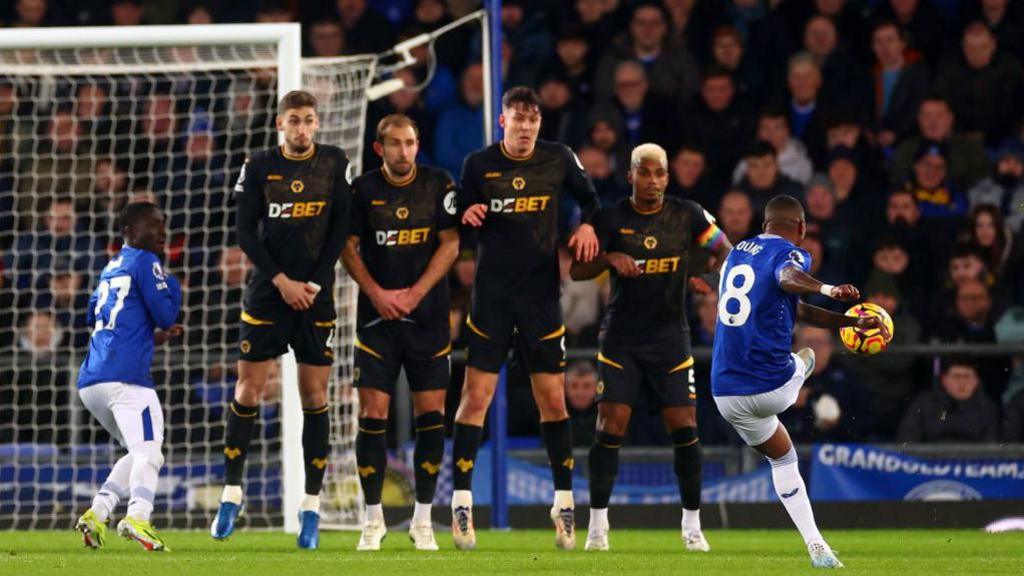 Ashley Young scores for Everton