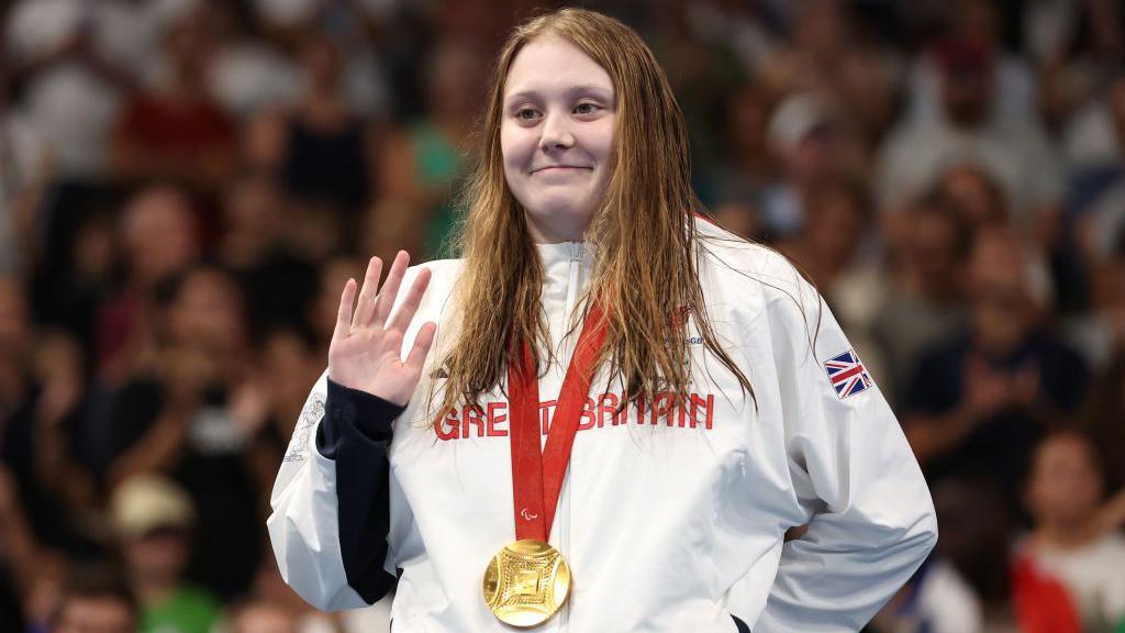 Poppy Maskill with her gold medal