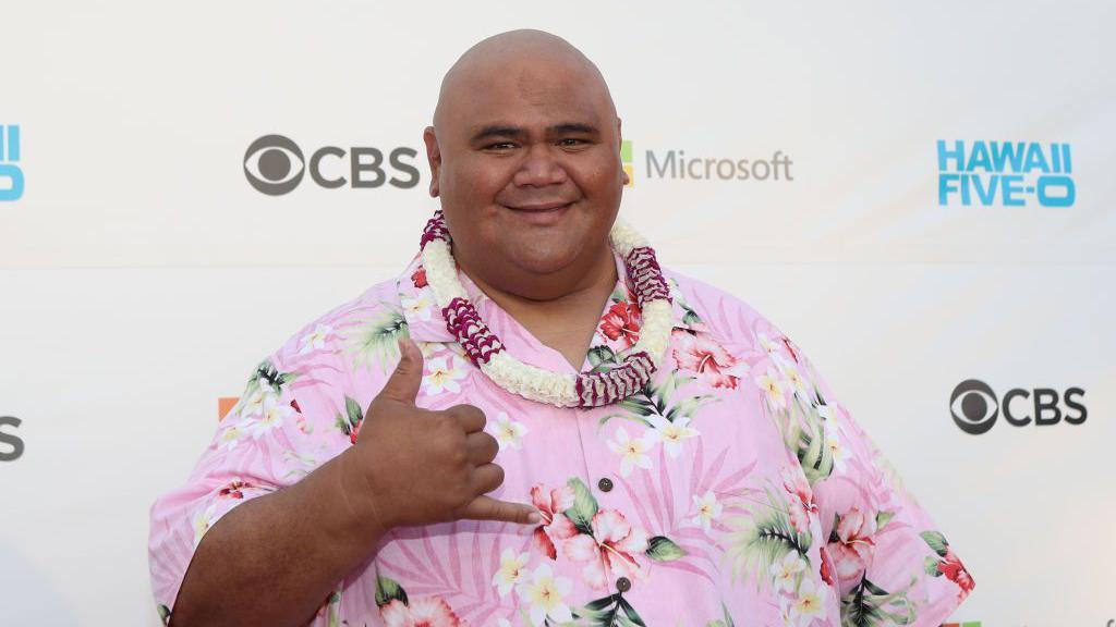 aylor Wily attends the Sunset on the Beach event celebrating season 8 of "Hawaii Five-0" at Queen's Surf Beach on November 10, 2017 in Waikiki, Hawaii.