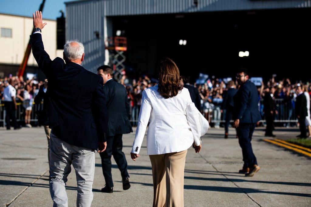 Walz and Harris arrive at rally at the Detroit rally