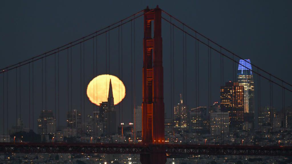 Blue Moon rising over San Francisco in 2024.