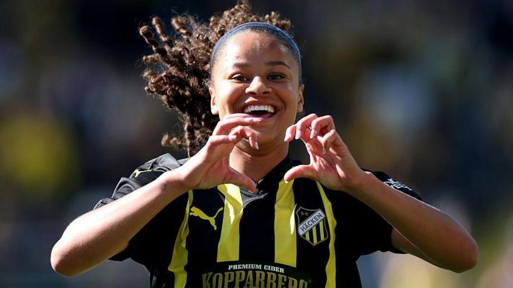 Le Real Madrid finalise la signature de Felicia Schroder dans un transfert record féminin