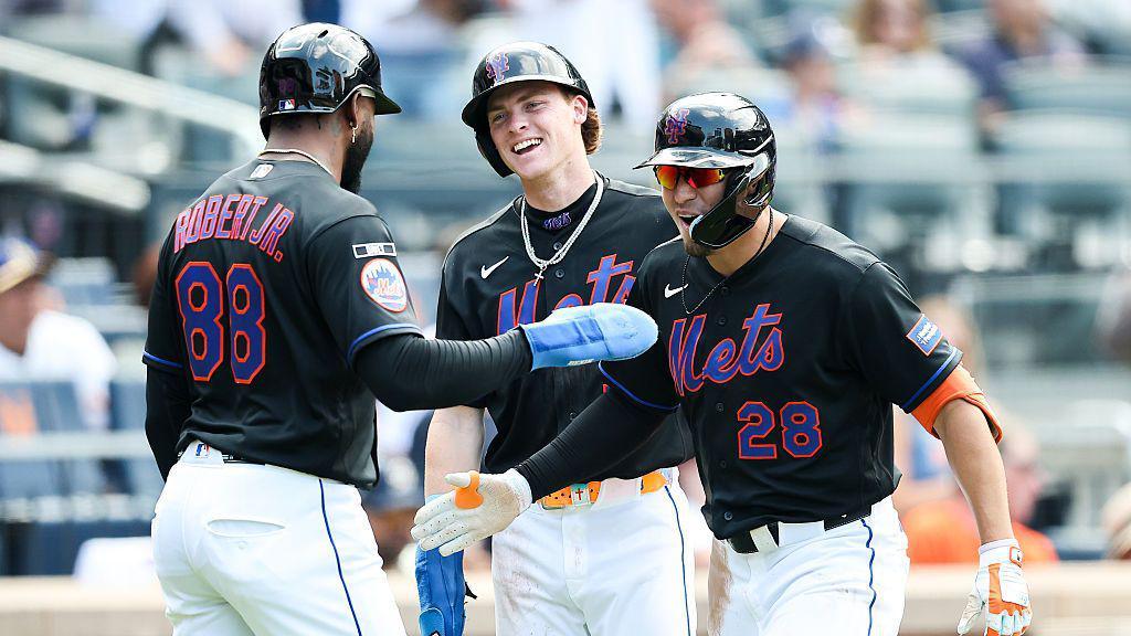 New York Mets celebrating