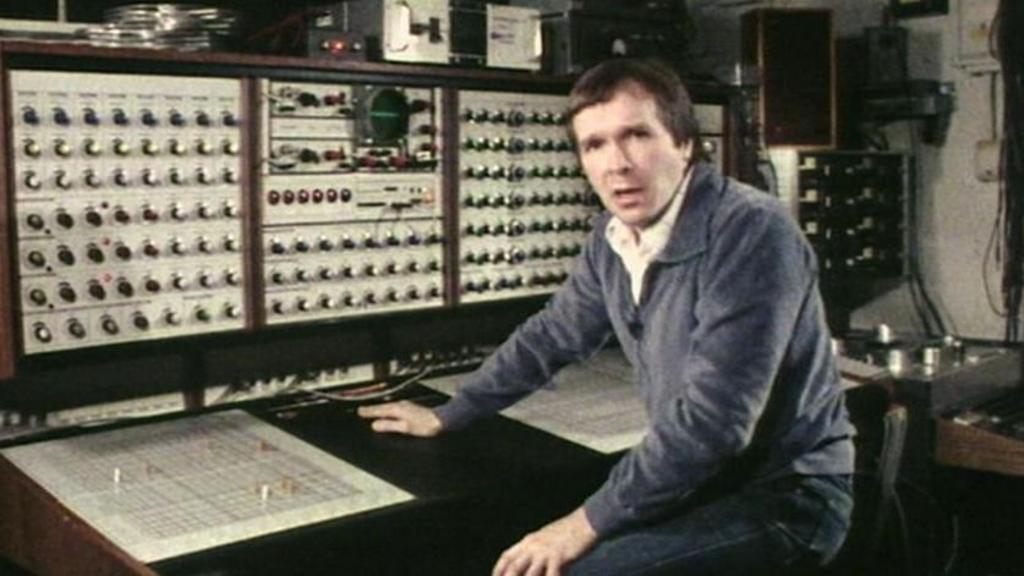 BBC Archive 1976: Roger Limb, BBC Radiophonic Workshop - BBC