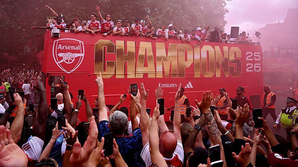 Arsenal buses