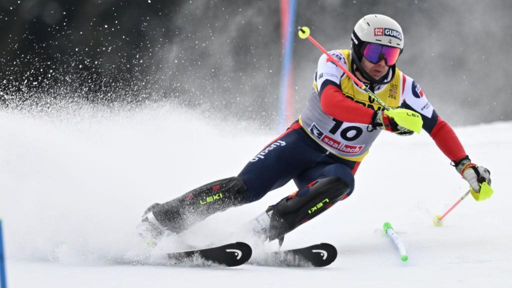 Dave Ryding skiing the slalom