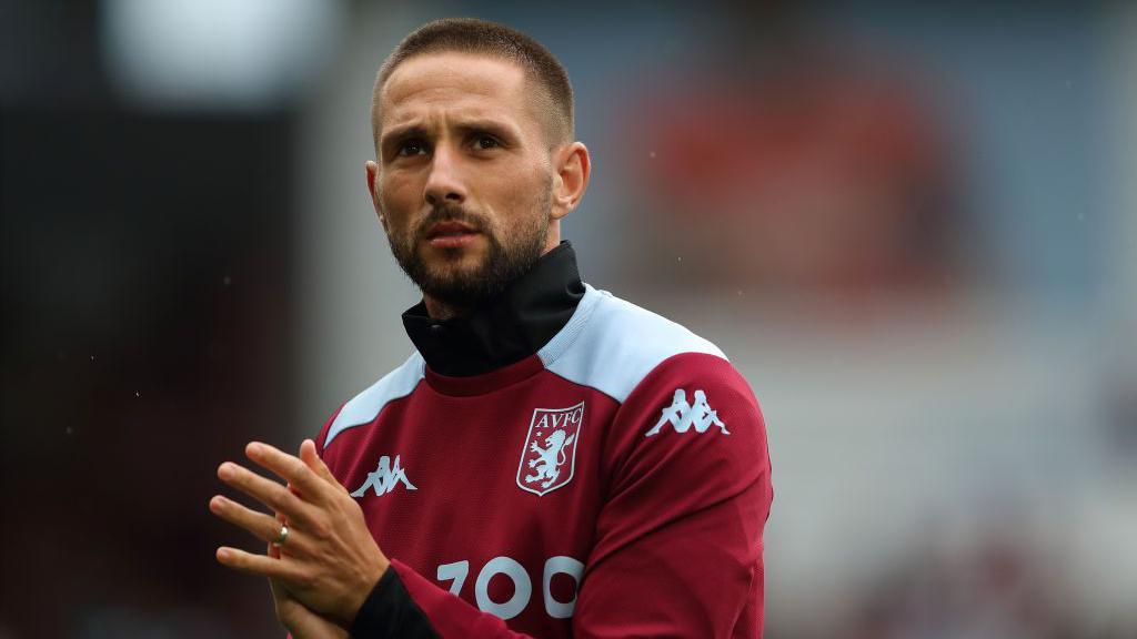 Conor Hourihane clapping