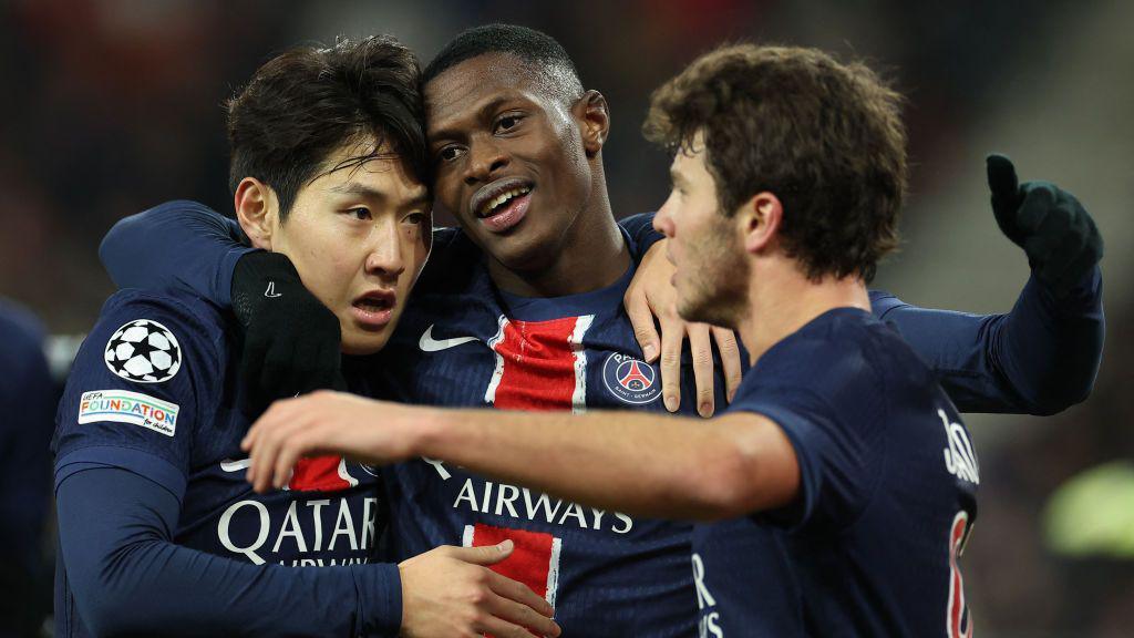 Paris St-Germain players celebrate