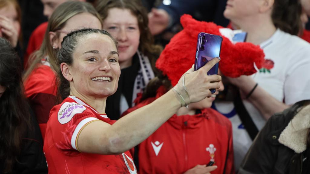 Joyce-Butchers defends TikTok dance after heavy Six Nations defeat