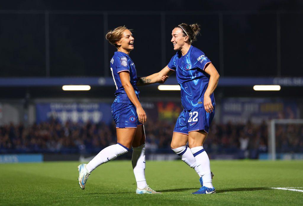 Johanna Rytting Kaneryd and Lucy Bronze