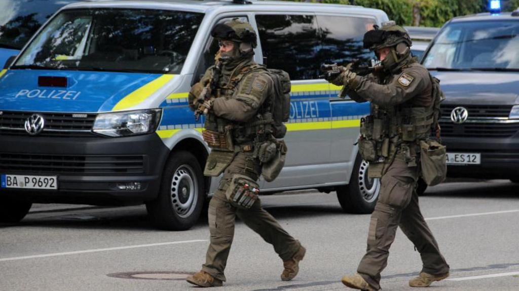 Man fatally wounded in knife attack in German bank