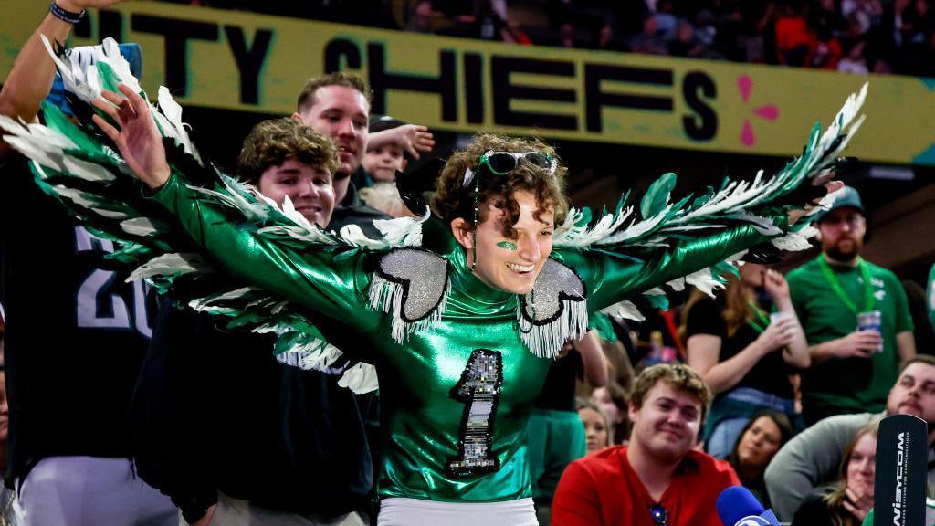 An Eagles fan ready to take flight