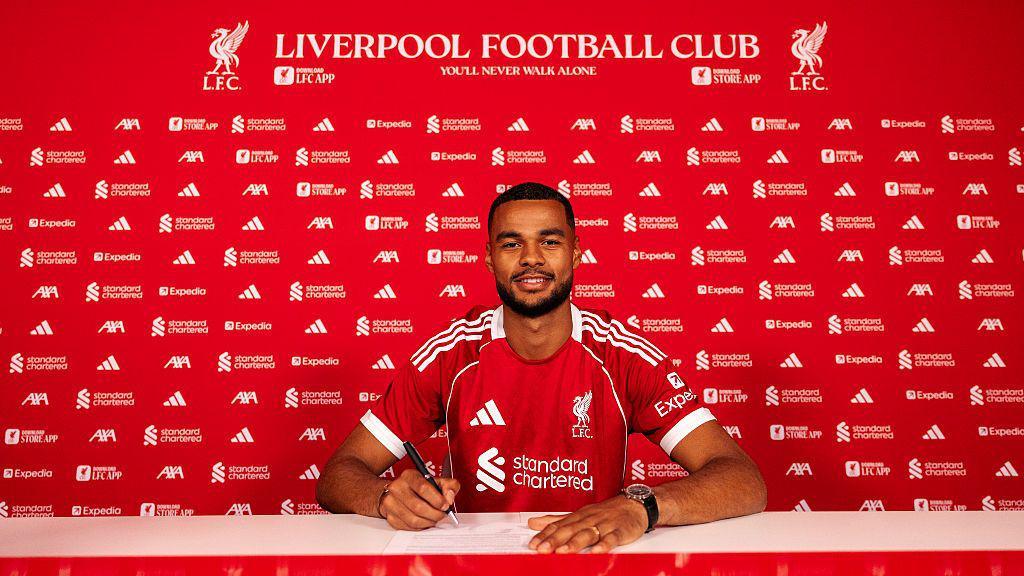 Cody Gakpo signing a new contract for Liverpool