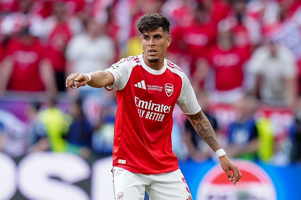 Hincapie completes permanent Arsenal move