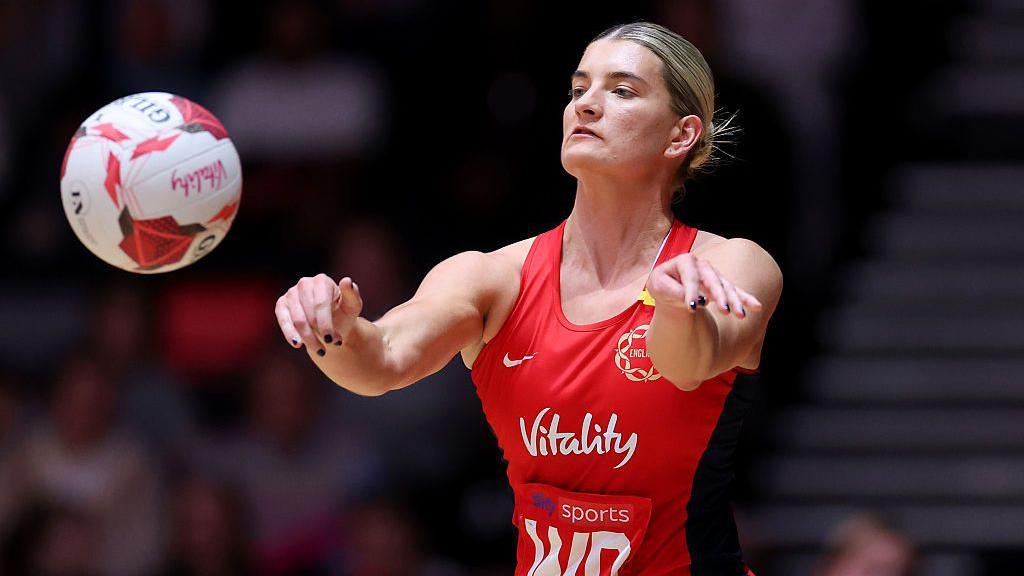 Fran Williams throws the ball 