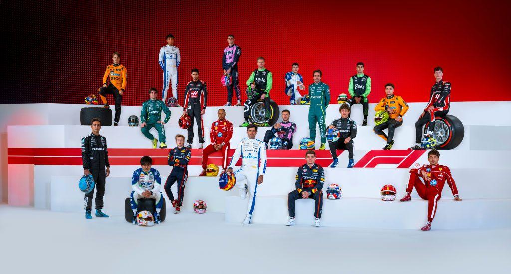 All 20 drivers pose for the new season