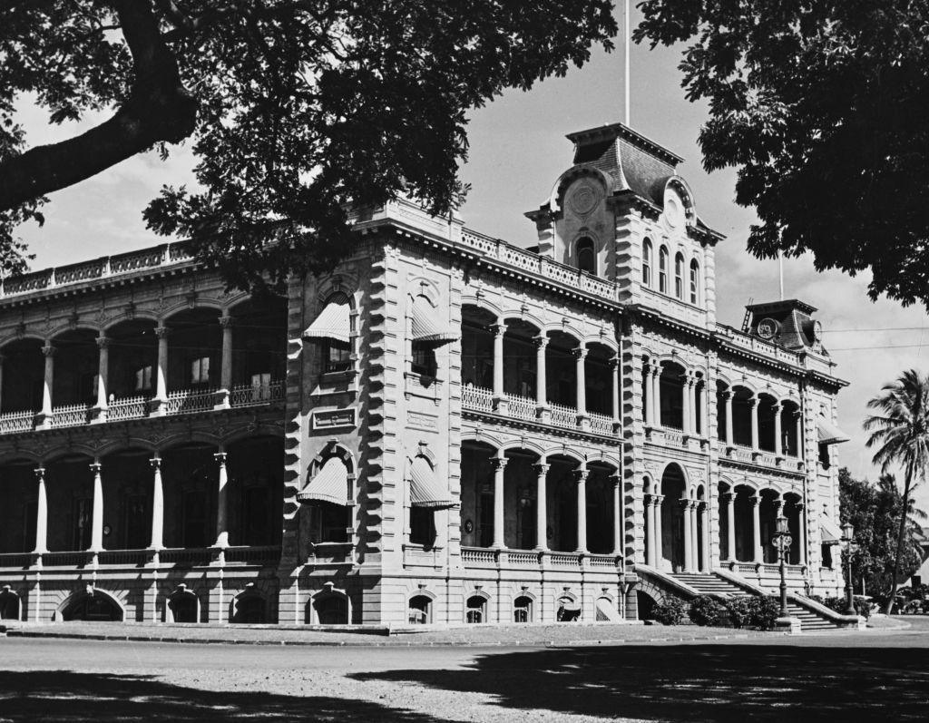Plas ʻIolani yn Honolulu, a adeiladwyd yn 1845, ac oedd yn gartref i'r frenhiniaeth yn Hawaii nes 1893 