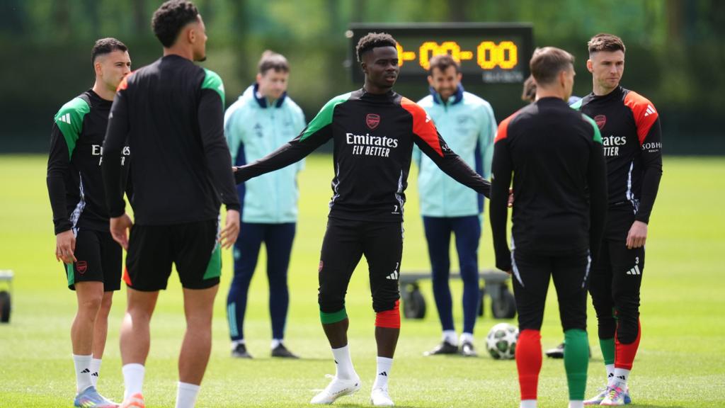 Saka Arsenal training