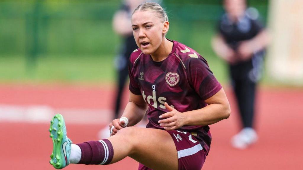 bbc.co.uk - BBC Sport - SWPL finale - Hearts & Rangers go for title, watch both games