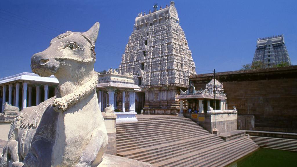 Annamalaiyar Temple is a Hindu temple dedicated to the god Shiva. The present structure was built during the Chola dynasty in the 9th Century, while later expansions are attributed to Vijayanagar rulers of the Sangama Dynasty (1336-1485 CE), the Saluva Dynasty and the Tuluva Dynasty (1491-1570 CE).