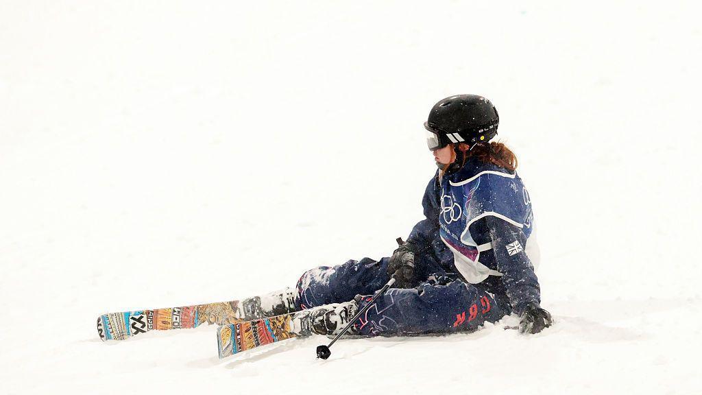 Kirsty Muir after falling after her third jump.