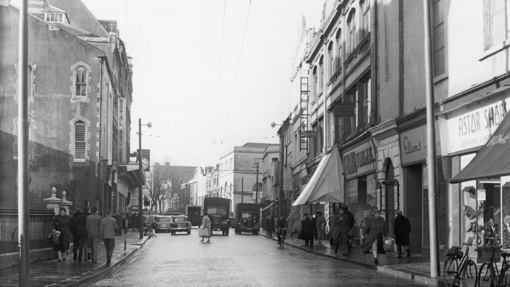 A black and white photo of The Hayes in Cardiff in 1959